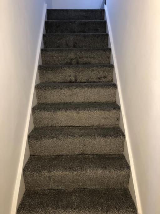 ברמינגהאם Lovely 3 Bedroom Entire Home With Street Parking - Close To Nec, Bhx Airport - Sleeps 6 Guests Ideal For Contractors & Families מראה חיצוני תמונה